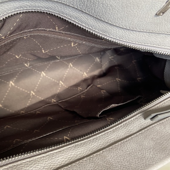 Vince Camuto Ayla Leather Purse in Cloud grey- multi pocket, brand new condition - Picture 9 of 12